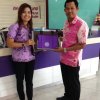 ประธานกรรมการ ผู้จัดการ มอบของขวัญวันเกิดให้กับสมาชิก ประจำปี 2557